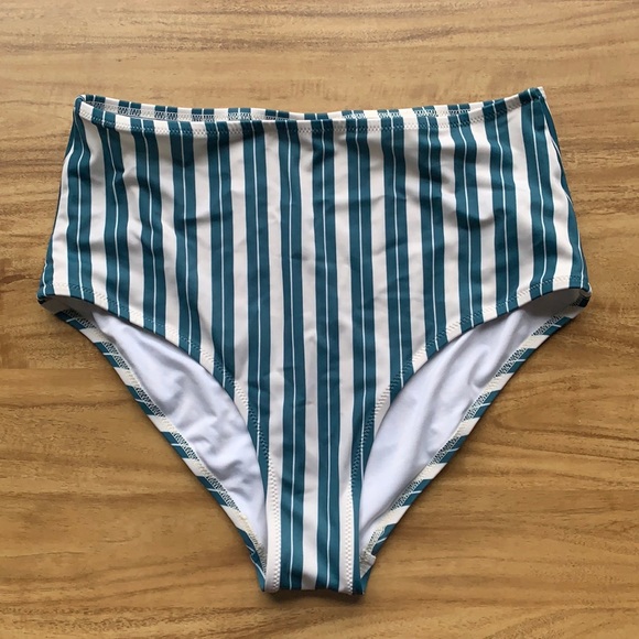 Old Navy swimming bottoms - Picture 1 of 3
